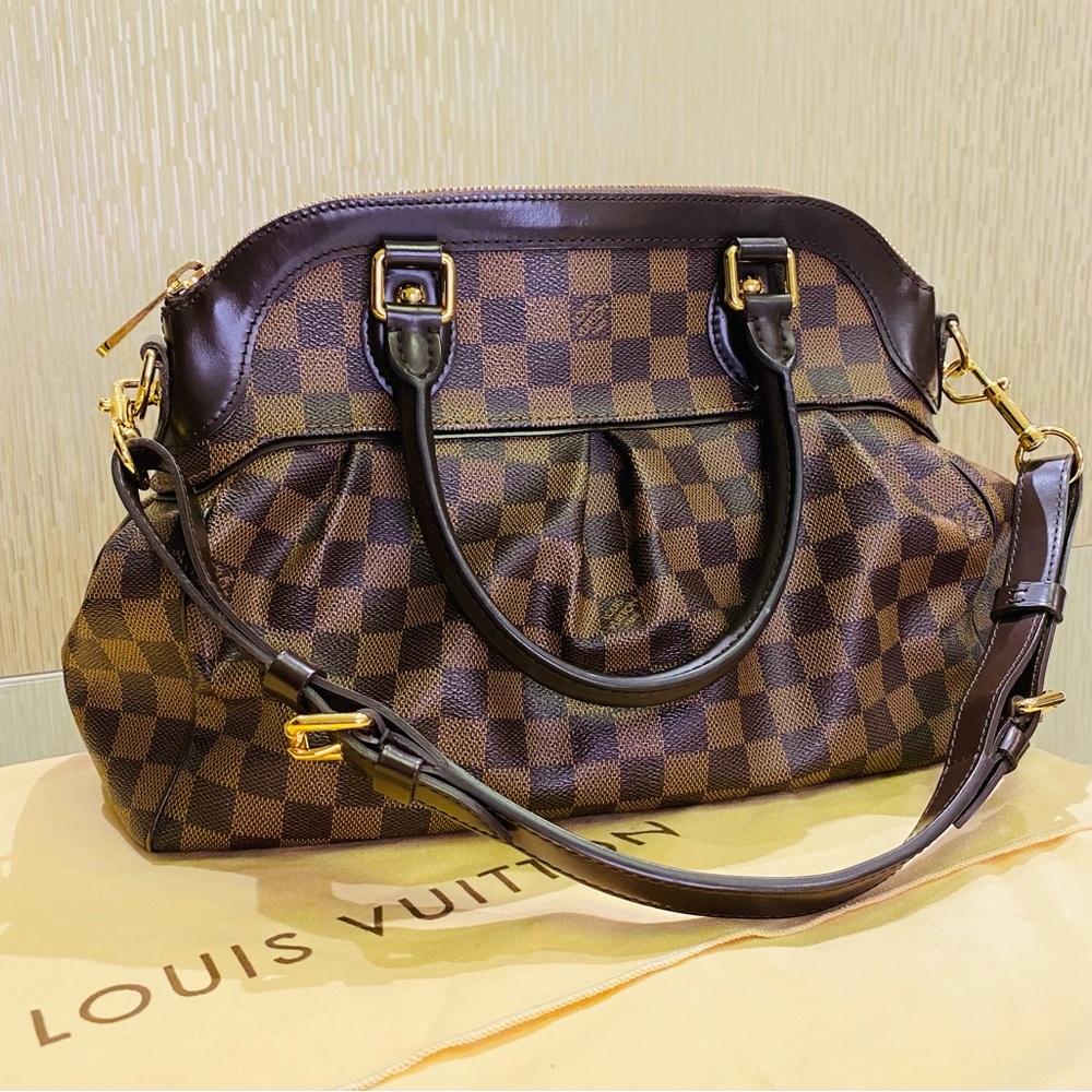 Louis Vuitton Trevi shoulder bag in Damier brown Ebene canvas.